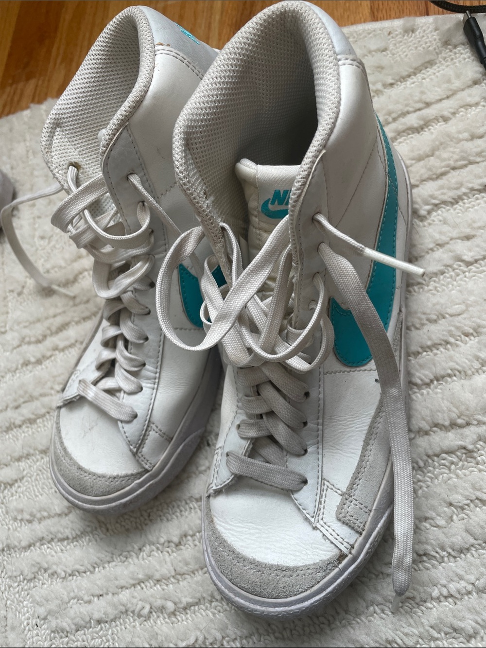 Nike White High-Top Sneakers with Teal Swoosh Kids 4.5Y